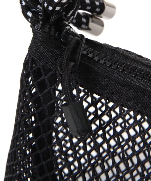 OUTDOOR PRODUCTS(アウトドアプロダクツ)の「【HEREIAM/OUTDOOR】メッシュミニショルダー(ショルダーバッグ・レディース・ブラック/レッド/ホワイト・FREE)」の13枚目の写真