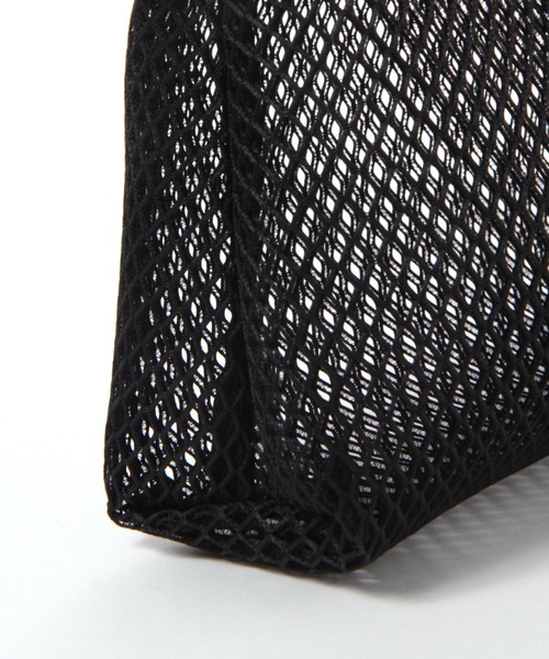 OUTDOOR PRODUCTS(アウトドアプロダクツ)の「【HEREIAM/OUTDOOR】メッシュミニショルダー(ショルダーバッグ・レディース・ブラック/レッド/ホワイト・FREE)」の6枚目の写真