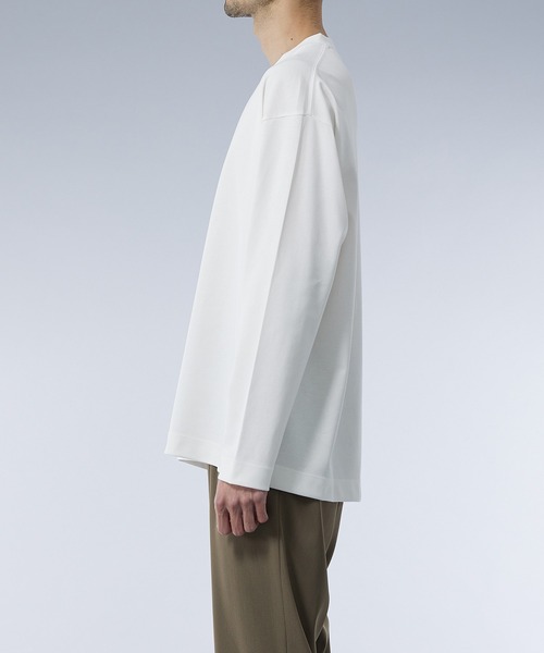 UNITED TOKYO（ユナイテッドトウキョウ）の「テクノラマ リラックスロングスリーブTee（Tシャツ/カットソー・メンズ・オフホワイト/ネイビー・1/3/2）」の15枚目の写真