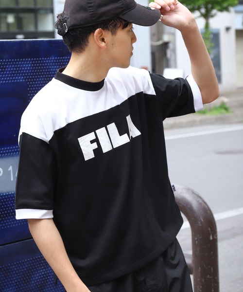 FILA(フィラ)の「【FILA】 90’s ヴィンテージ ロゴ プリント 半袖 リンガー Tシャツ(Tシャツ/カットソー・レディース・ホワイト/ブラック/ネイビー/ブラック系/ホワイト系・MEDIUM/LARGE)」の4枚目の写真