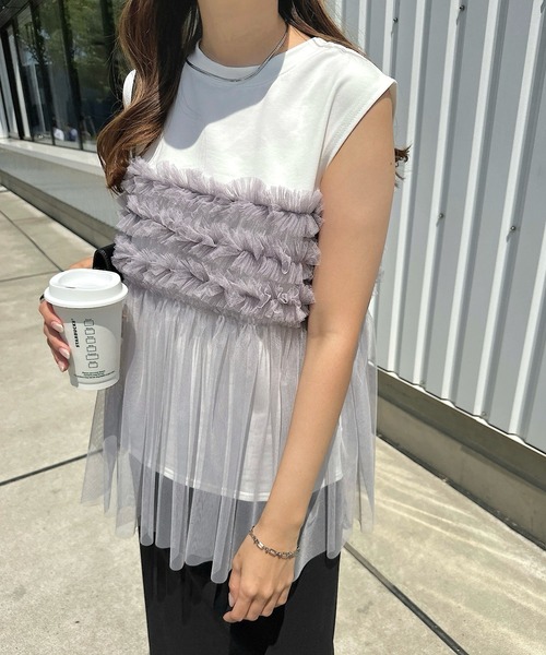 andme（アンドミー）の「チュールドッキングビスチェ風プリーツトップス（Tシャツ/カットソー・レディース・ホワイト×グレー/ブラック/ベージュ系その他/オフホワイト・FREE）」の3枚目の写真