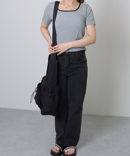 Lace Ladies（レースレディース）の「ソリッドカラー ドローコード付き 多ポケット ショルダーバッグ（ショルダーバッグ・レディース・グレー/ブラック/ホワイト・FREE）」の5枚目の写真