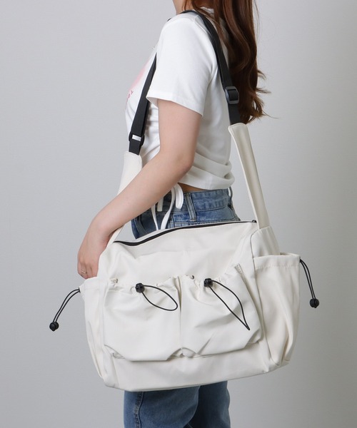 Lace Ladies（レースレディース）の「ソリッドカラー ドローコード付き 多ポケット ショルダーバッグ（ショルダーバッグ・レディース・グレー/ブラック/ホワイト・FREE）」の12枚目の写真