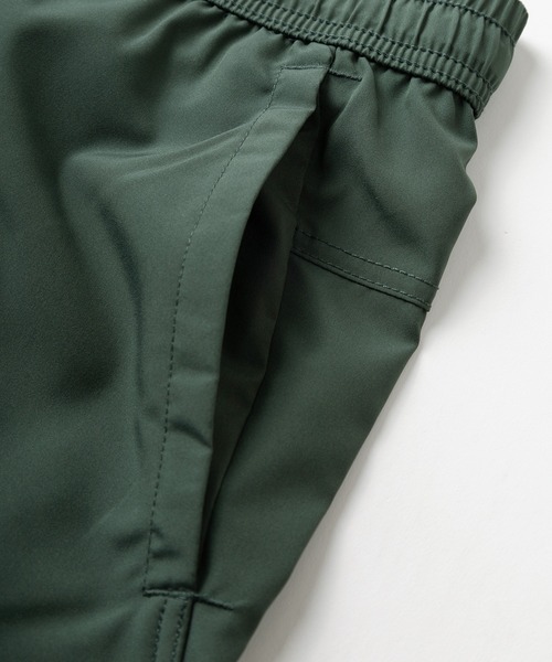 NIKE(ナイキ)の「【NIKE/ナイキ】SWOOSH ワンポイントプリント デザイン Dri-FIT フォーム ショートパンツ/ハーフパンツ(その他パンツ・メンズ・モスグリーン/シルバーグレー/ブラック・M/L/XL)」の7枚目の写真