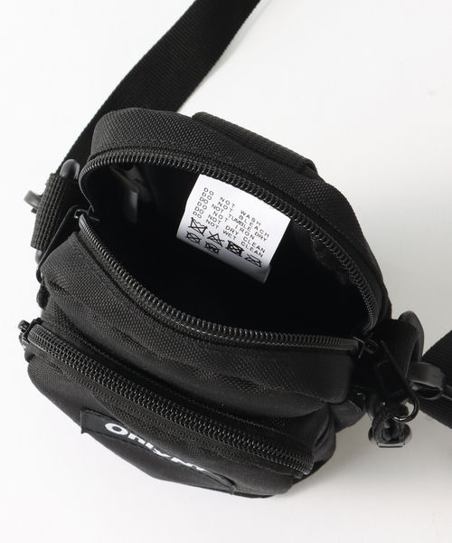 ONLY NY(オンリーニューヨーク)の「【ONLY NY / オンリーニューヨーク】COMPACT CAMERA BAG(ショルダーバッグ・メンズ・ブラック・FREE)」の6枚目の写真