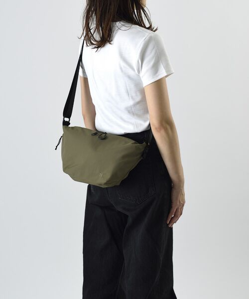 TRAVEL SHOP MILESTO(トラベルショップミレスト)の「TROT ソフトショルダー S(ショルダーバッグ・レディース・カーキ/ブラック/グレー/ベージュ・フリ-)」の6枚目の写真