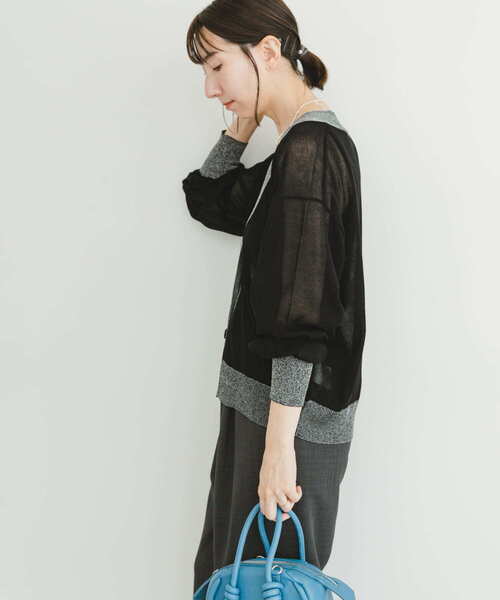 ITEMS URBANRESEARCH（アイテムズ アーバンリサーチ）の「シアーラメカーディガン（カーディガン/ボレロ・レディース・ブラック/グレー系その他・FREE）」の4枚目の写真