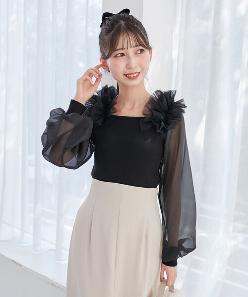 MAJESTIC LEGON（マジェスティックレゴン）の「肩フリルシアースリーブニット（ニット/セーター・レディース・ブラック/アイボリー/モカ/ブラック系その他・MEDIUM）」の3枚目の写真