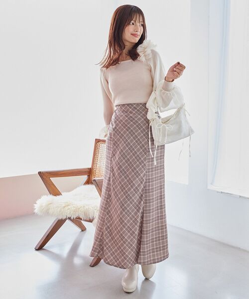 MAJESTIC LEGON（マジェスティックレゴン）の「肩フリルシアースリーブニット（ニット/セーター・レディース・ブラック/アイボリー/モカ/ブラック系その他・MEDIUM）」の16枚目の写真