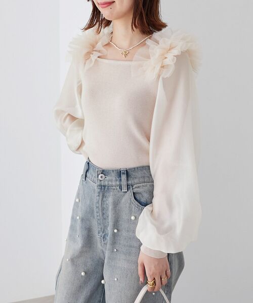 MAJESTIC LEGON（マジェスティックレゴン）の「肩フリルシアースリーブニット（ニット/セーター・レディース・ブラック/アイボリー/モカ/ブラック系その他・MEDIUM）」の5枚目の写真