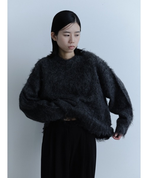 abor o-t-l(アボアオーティーエル)の「ブークレーシャギークルーネックプルオーバー(ニット/セーター・レディース・グレー/チャコールグレー/グリーン・FREE)」の2枚目の写真