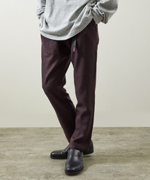 ブラウン スラックス ロゴ入り シャツの着こなし・コーディネート│ozie【蝶ネクタイを使った
