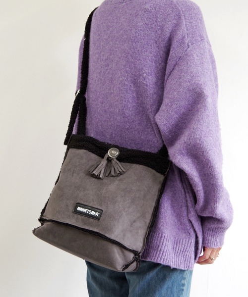Minnetonka（ミネトンカ）の「MINNETONKA（ミネトンカ） / ボアショルダーバッグ SHOULDER BAG（ショルダーバッグ・レディース・アイボリー/ブラック/ブラウン・FREE）」の3枚目の写真
