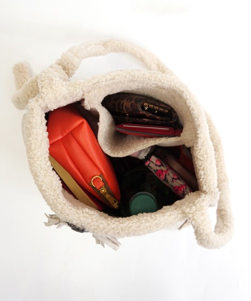 Minnetonka（ミネトンカ）の「MINNETONKA（ミネトンカ） / ボアショルダーバッグ SHOULDER BAG（ショルダーバッグ・レディース・アイボリー/ブラック/ブラウン・FREE）」の13枚目の写真