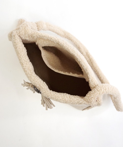 Minnetonka（ミネトンカ）の「MINNETONKA（ミネトンカ） / ボアショルダーバッグ SHOULDER BAG（ショルダーバッグ・レディース・アイボリー/ブラック/ブラウン・FREE）」の12枚目の写真