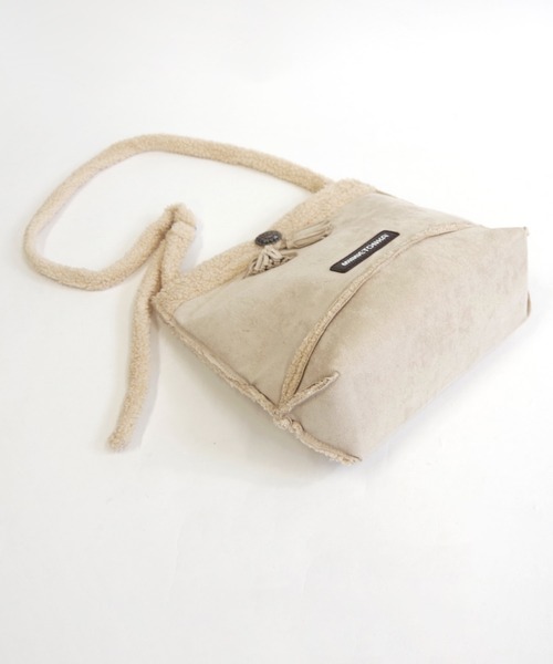Minnetonka（ミネトンカ）の「MINNETONKA（ミネトンカ） / ボアショルダーバッグ SHOULDER BAG（ショルダーバッグ・レディース・アイボリー/ブラック/ブラウン・FREE）」の7枚目の写真