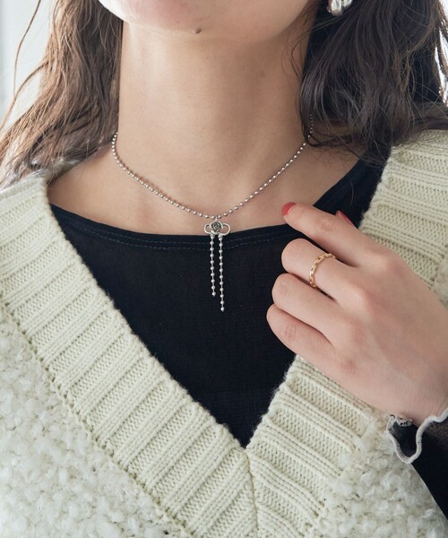 FREAK'S STORE(フリークスストア)の「ローズリボン ボールチェーンネックレス(ネックレス・レディース・シルバー・ONE SIZE)」の4枚目の写真