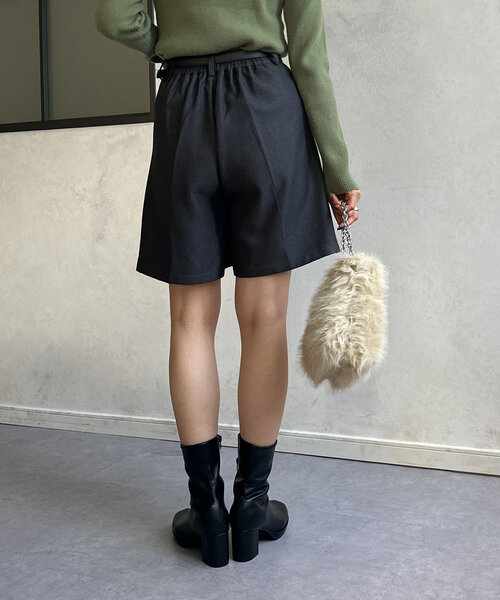 Thevon(ゼボン)の「フロントタックショートパンツ(スラックス・レディース・チャコールグレー/ブラック/ベージュ・M)」の14枚目の写真
