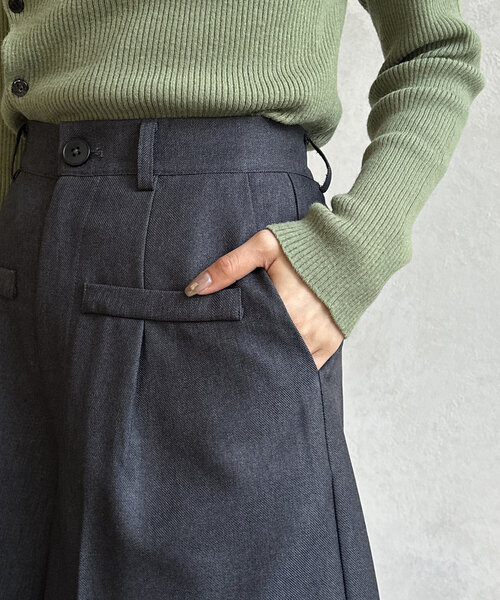 Thevon(ゼボン)の「フロントタックショートパンツ(スラックス・レディース・チャコールグレー/ブラック/ベージュ・M)」の20枚目の写真