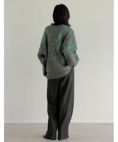 Re:EDIT（リエディ）の「[2024-25 WINTER COLLECTION]フラワー柄ジャガードクルーネックニットトップス（ニット/セーター・レディース・ブラック/グレー/ブラウン/ベージュ・MEDIUM/LARGE）」の15枚目の写真