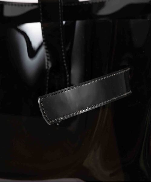 SEA（シー）の「ビニールバッグﾞM（ハンドバッグ・レディース・ブラック・ONE SIZE）」の4枚目の写真