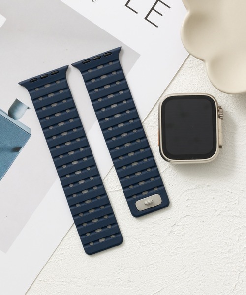 emonique（エモニーク）の「スマートウォッチバンド Apple Watch バンド シリコン製【38/40/41/42/44/45/49mm対応】（デジタル腕時計・メンズ・ブラック×レッド/ブラック/ホワイト/グリーン/ネイビー・42）」の5枚目の写真