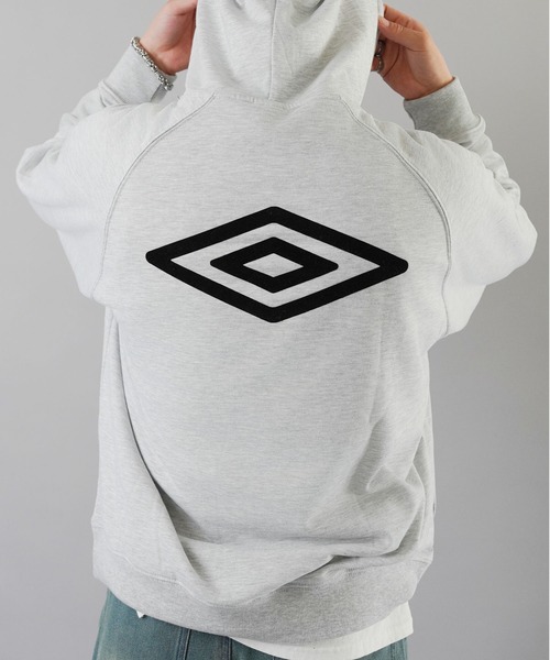 UMBRO（アンブロ）の「【UMBRO/アンブロ】ロゴフーディー（パーカー・メンズ・ブラック/ネイビー/グレー・ONESIZE）」の8枚目の写真
