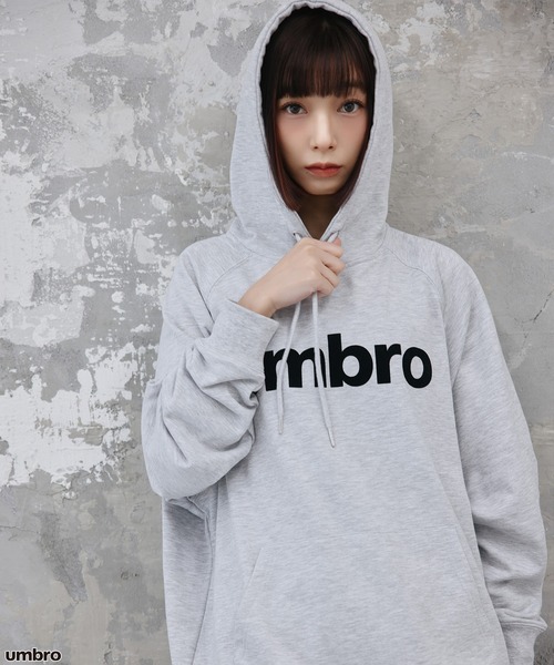 UMBRO（アンブロ）の「【UMBRO/アンブロ】ロゴフーディー（パーカー・メンズ・ブラック/ネイビー/グレー・ONESIZE）」の21枚目の写真