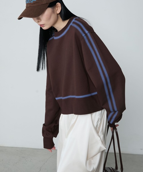 le ELMi（ルエルミ）の「Spray color sporty double-line sweatshirt / スプレーカラースポーティダブルラインスウェット（スウェット・レディース・アイボリー/ブラウン/チャコールグレー・FREE）」の3枚目の写真