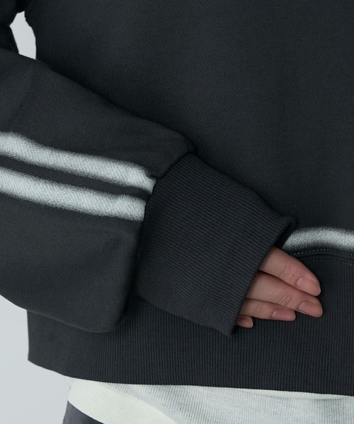 le ELMi（ルエルミ）の「Spray color sporty double-line sweatshirt / スプレーカラースポーティダブルラインスウェット（スウェット・レディース・アイボリー/ブラウン/チャコールグレー・FREE）」の8枚目の写真