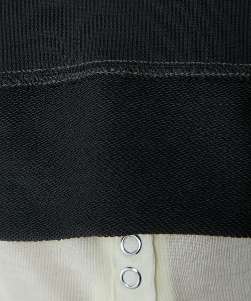 le ELMi（ルエルミ）の「Spray color sporty double-line sweatshirt / スプレーカラースポーティダブルラインスウェット（スウェット・レディース・アイボリー/ブラウン/チャコールグレー・FREE）」の11枚目の写真