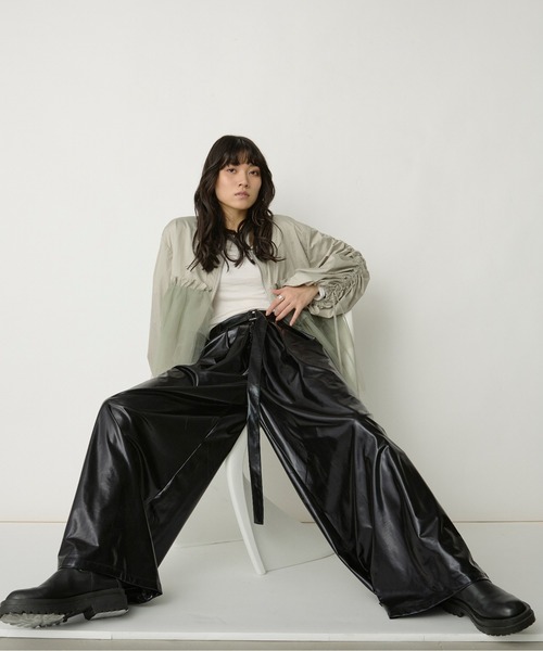 Ezick(エジック)の「More tack メタリックワイドパンツ(その他パンツ・レディース・ブラック/ブロンズ・SMALL/MEDIUM)」の14枚目の写真