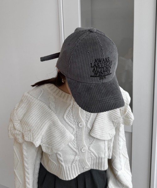 lawgy(ラウジー)の「corduroy embroidery cap / コーデュロイエンブロイダリーキャップ(キャップ・レディース・ブラック/ブラウン/グレー/アイボリー・FREE)」の3枚目の写真