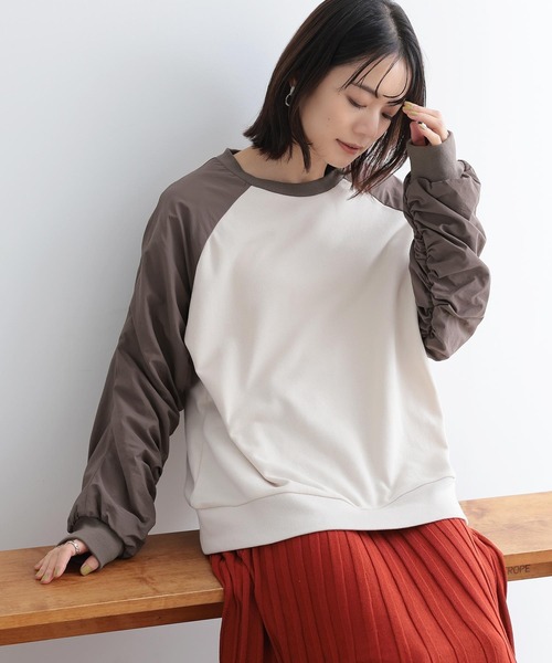 n'OrLABEL（ノアールレーベル）の「袖ギャザー異素材ラグラン裏毛スウェット（スウェット・レディース・モカ/ブルー/ブラック・FREE）」の4枚目の写真