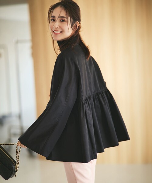 23区(ニジュウサンク)の「【VERYコラボ/撥水加工】グロッシーツイル アウター(ノーカラーコート・レディース・ブラック系/ベージュ系・38)」の2枚目の写真
