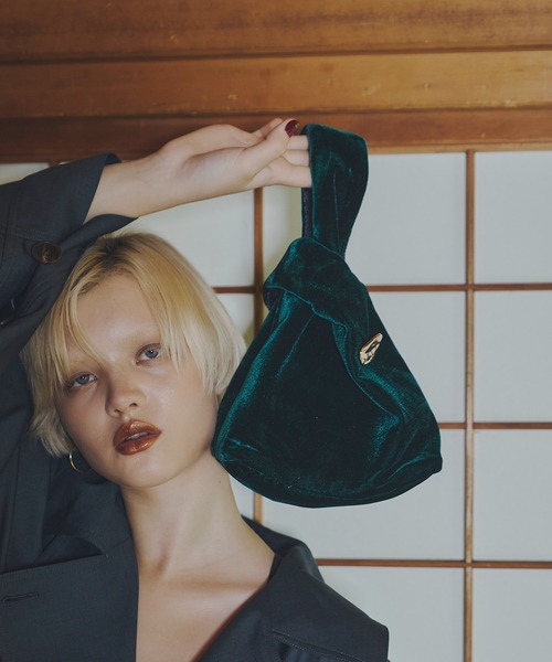 ANDRESD（アンドレスド）の「ベロアバッグ / velour bag（ハンドバッグ・レディース・グリーン/ワインレッド/ネイビー/ブラック・FREE）」の8枚目の写真