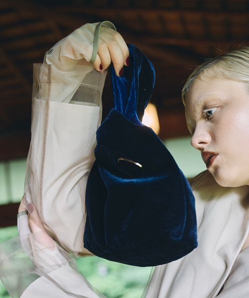 ANDRESD（アンドレスド）の「ベロアバッグ / velour bag（ハンドバッグ・レディース・グリーン/ワインレッド/ネイビー/ブラック・FREE）」の5枚目の写真