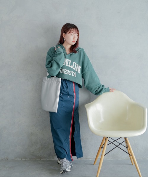 Ungrid(アングリッド)の「【Ungrid/アングリッド】 WEB限定 A4サイズ対応 薄マチ ラム調 ロゴ刺繍 フラットトートバッグ(トートバッグ・レディース・オレンジ/ブラック/アイボリー/ブルー/シルバー・FREE)」の15枚目の写真