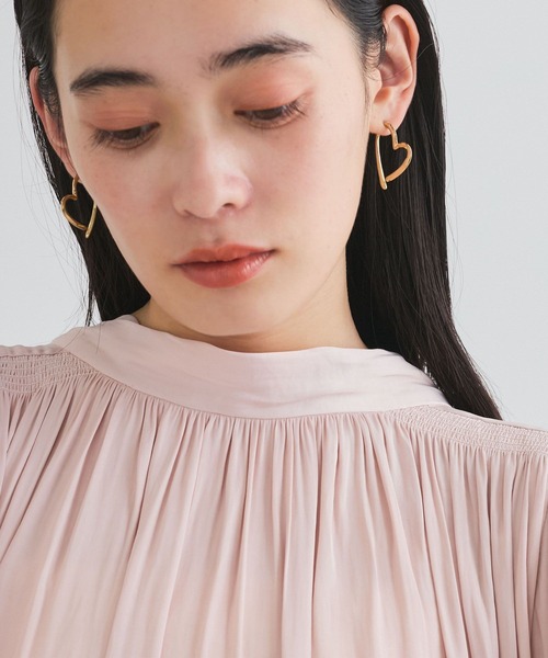 VIS(ビス)の「スウィングハートラインピアス(ピアス(両耳用)・レディース・シルバー/ゴールド・FREE)」の2枚目の写真