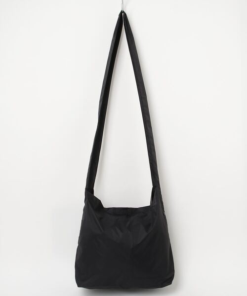 BURLAP OUTFITTER（バーラップアウトフィッター）の「PACKABLE CARRY 210 / パッカブルキャリー 210（ショルダーバッグ・メンズ・ブラック/パープル/ライム/ベージュ系その他・ONE SIZE）」の9枚目の写真