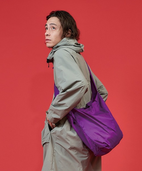 BURLAP OUTFITTER(バーラップアウトフィッター)の「PACKABLE CARRY 210 / パッカブルキャリー 210(ショルダーバッグ・メンズ・ブラック/パープル/ライム/ベージュ系その他・ONE SIZE)」の22枚目の写真