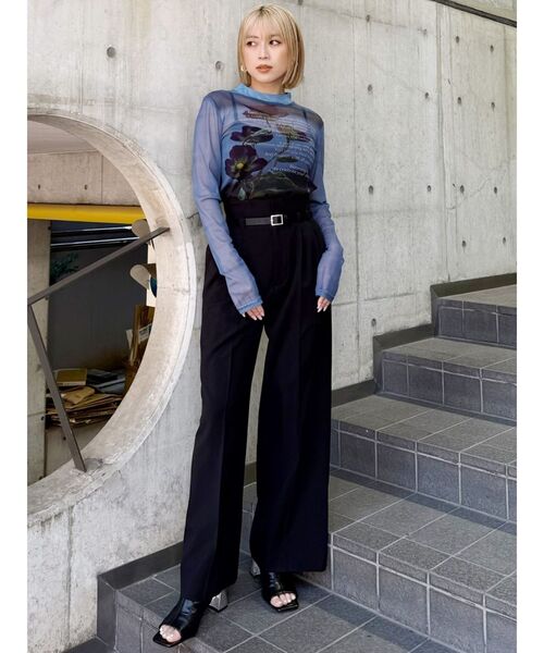 MURUA(ムルーア)の「フェイクレザーベルトハイウエストパンツ(その他パンツ・レディース・ブラック/グレー/ブルー・1/2)」の8枚目の写真