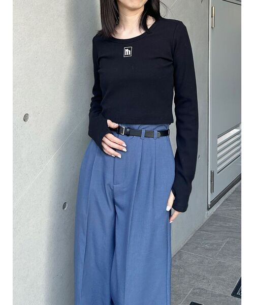 MURUA（ムルーア）の「フェイクレザーベルトハイウエストパンツ（その他パンツ・レディース・ブラック/グレー/ブルー・1/2）」の20枚目の写真