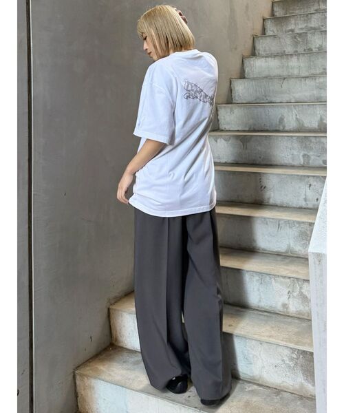 MURUA（ムルーア）の「フェイクレザーベルトハイウエストパンツ（その他パンツ・レディース・ブラック/グレー/ブルー・1/2）」の11枚目の写真