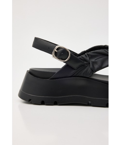 STACCATO（スタッカート）の「クロスベッセルサンダル（サンダル・レディース・ブラック/ホワイト・23cm/23.5cm/24cm/24.5cm/22.5cm）」の9枚目の写真