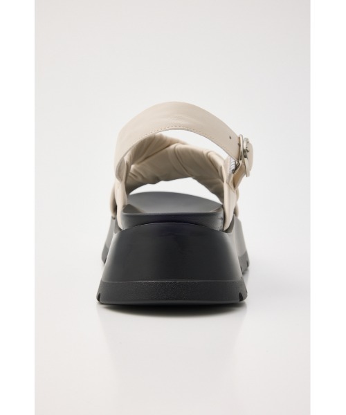 STACCATO（スタッカート）の「クロスベッセルサンダル（サンダル・レディース・ブラック/ホワイト・23cm/23.5cm/24cm/24.5cm/22.5cm）」の18枚目の写真