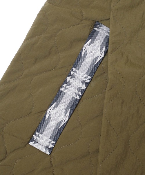 PENDLETON（ペンドルトン）の「【PE2】【PENDLETON/ペンドルトン】QUILTING MUFFLER キルティング マフラー（マフラー・レディース・オリーブドラブ/ブラック・FREE）」の11枚目の写真