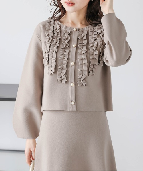 AMELY(エミリー)の「胸元フリルスカートセットアップ(セットアップ・レディース・ネイビー/ベージュ/ブラック・フリー)」の9枚目の写真