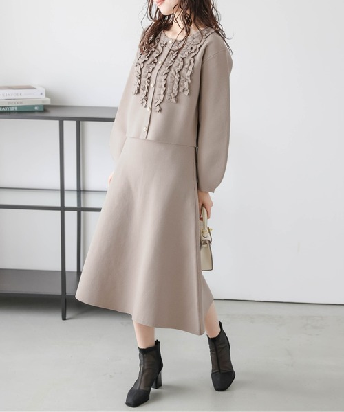 AMELY(エミリー)の「胸元フリルスカートセットアップ(セットアップ・レディース・ネイビー/ベージュ/ブラック・フリー)」の12枚目の写真