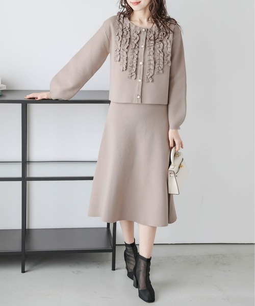 AMELY(エミリー)の「胸元フリルスカートセットアップ(セットアップ・レディース・ネイビー/ベージュ/ブラック・フリー)」の10枚目の写真